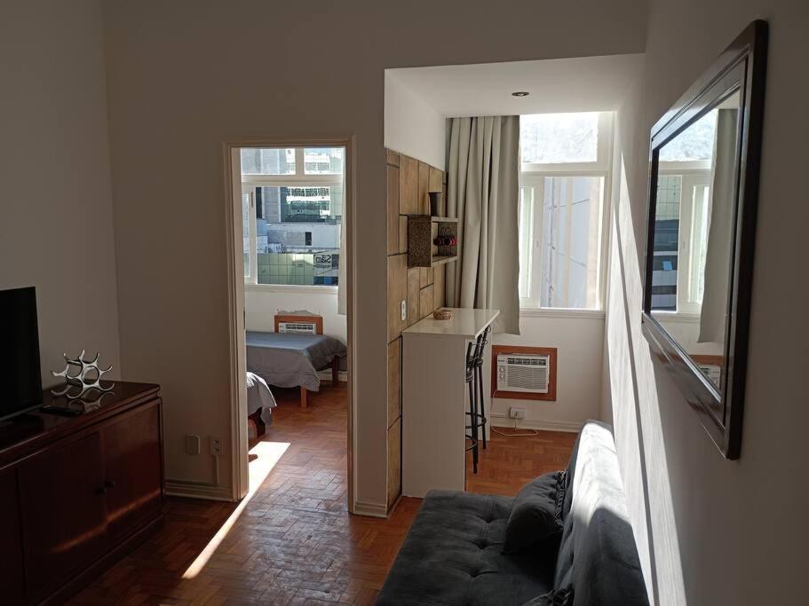 Comodidade No Meio De Copacabana Apartamento *